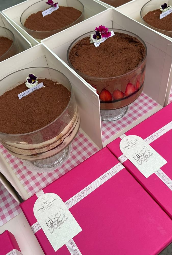 Luxe bowl hampers in glass with gift boxes